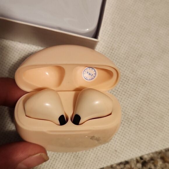 Light pink wireless earbuds - Picture 4 of 9